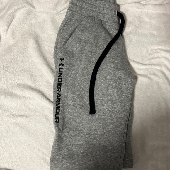grey under armour  sweatpants - Picture 1 of 3